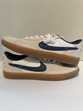 Nike SB Heritage Vulc Low-Top Sneakers in Beige, Navy & Gum